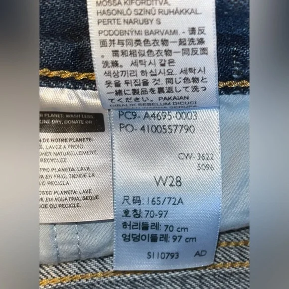 Levi's Premium 80's Mom Denim Jean Shorts Women's Size 28 Medium Wash - Picture 5 of 5